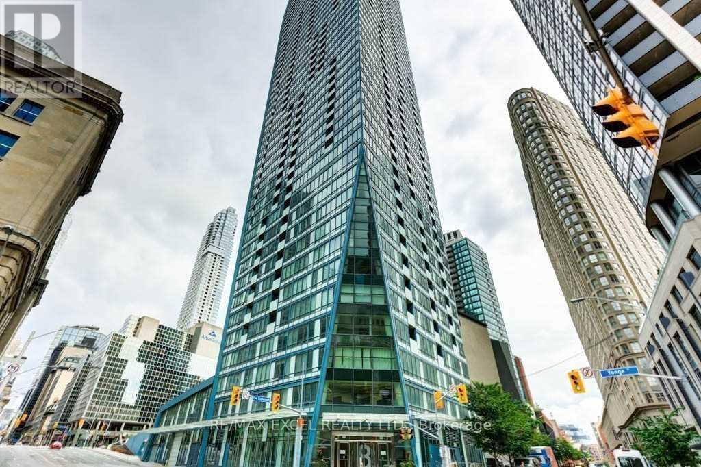 MLS® listing #29990677 for sale located at 1812 - 8 THE ESPLANADE