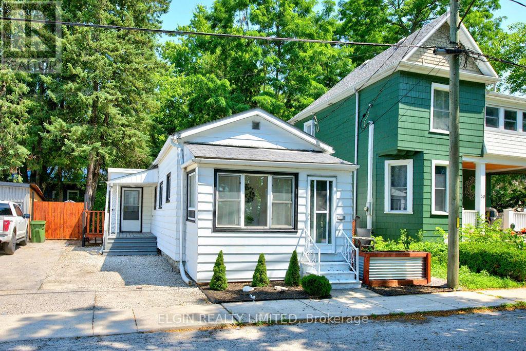 MLS® listing #29990725 for sale located at 28 WALNUT STREET