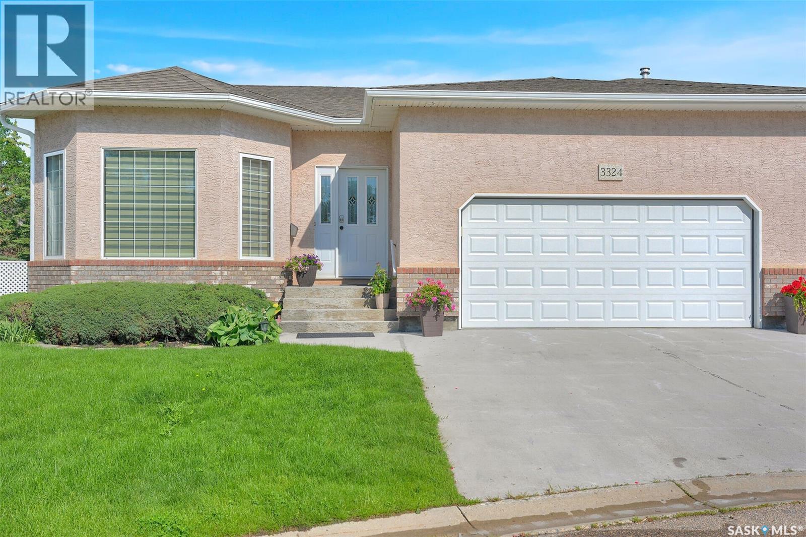 MLS® listing #29990811 for sale located at 3324 Buckingham DRIVE E