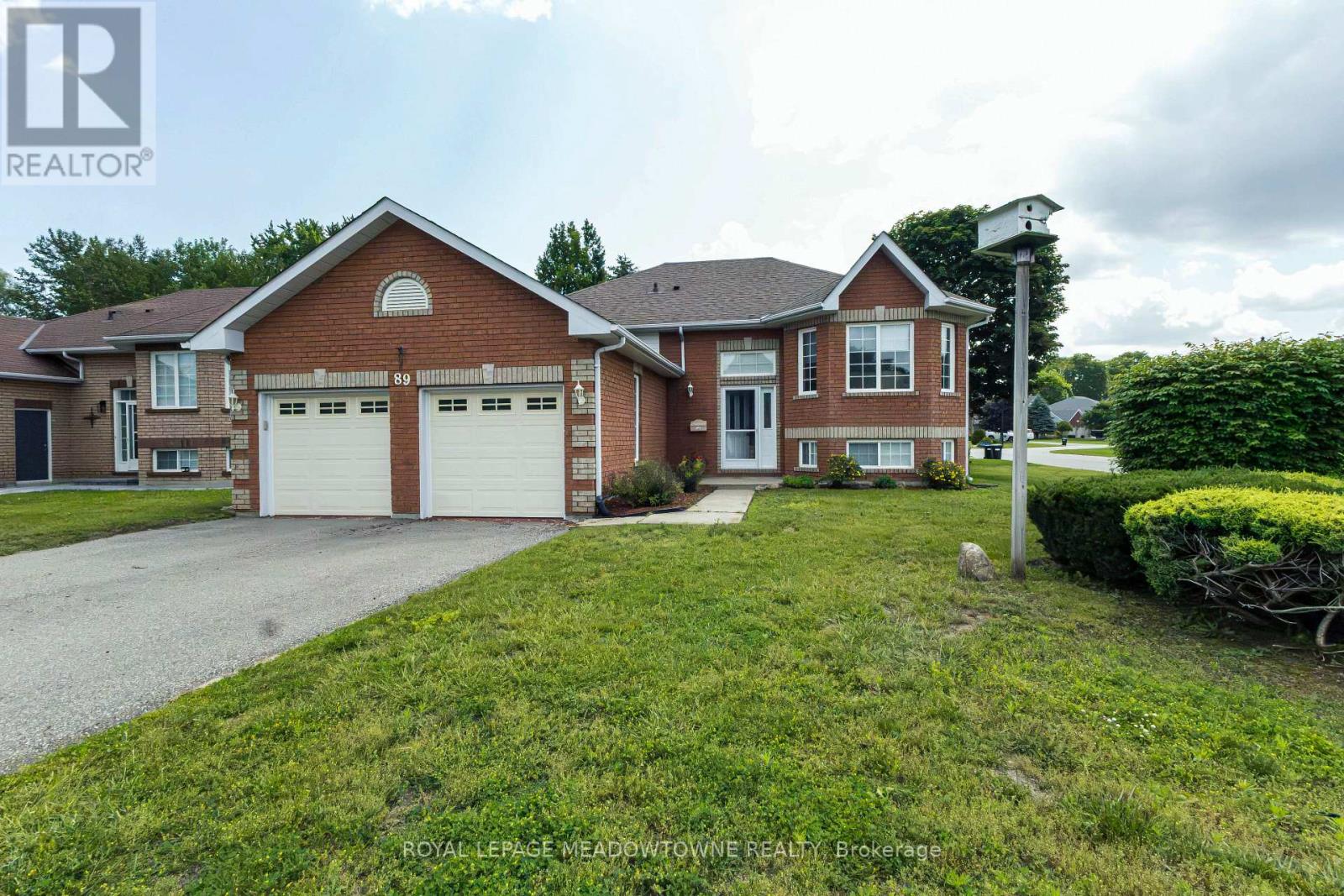MLS® listing #29990831 for sale located at 89 ROYAL BEECH DRIVE