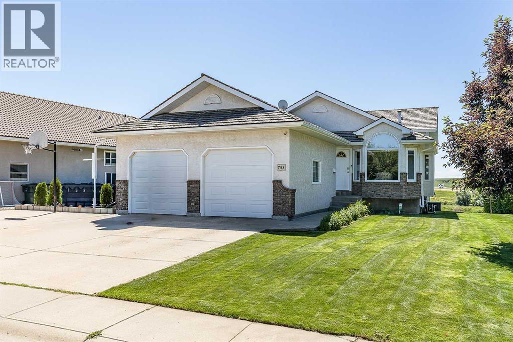 MLS® listing #29990868 for sale located at 733 Taylor Road SE