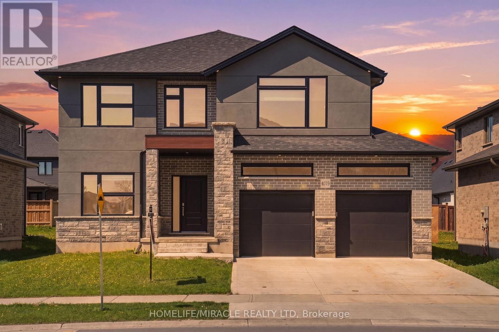 MLS® listing #29990893 for sale located at 4079 CAMPBELL STREET