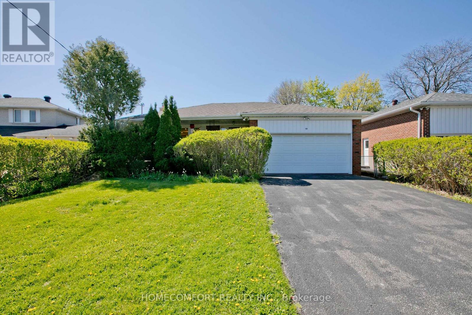 MLS® listing #29990907 for sale located at SEMI BASEMENT - 19 OLDBOROUGH CIRCLE