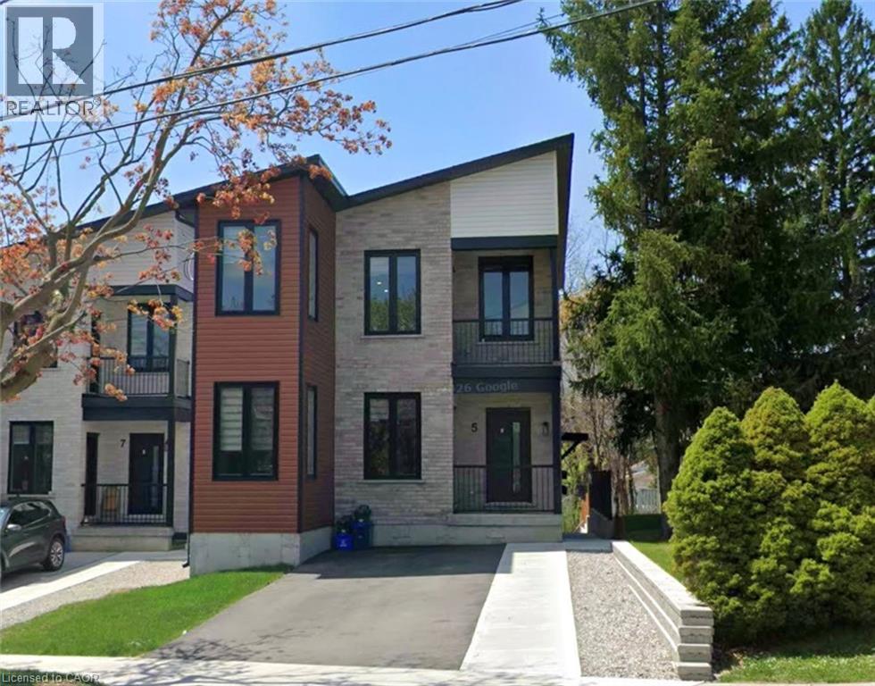 MLS® listing #29991549 for sale located at 5 SOUTH Drive Unit# 4