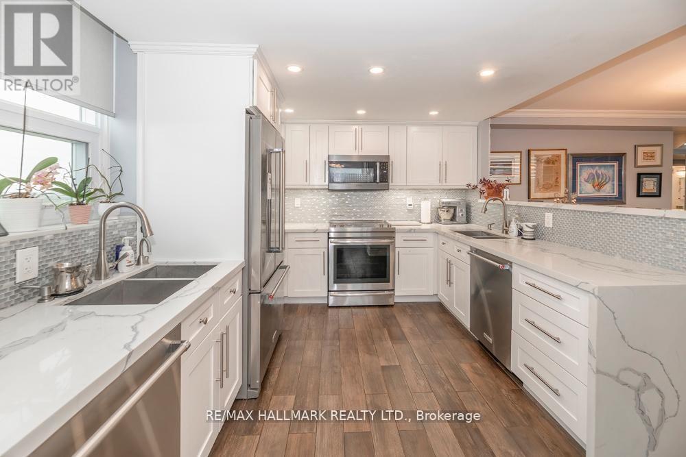 MLS® listing #29991997 for sale located at 1004 - 7601 BATHURST STREET