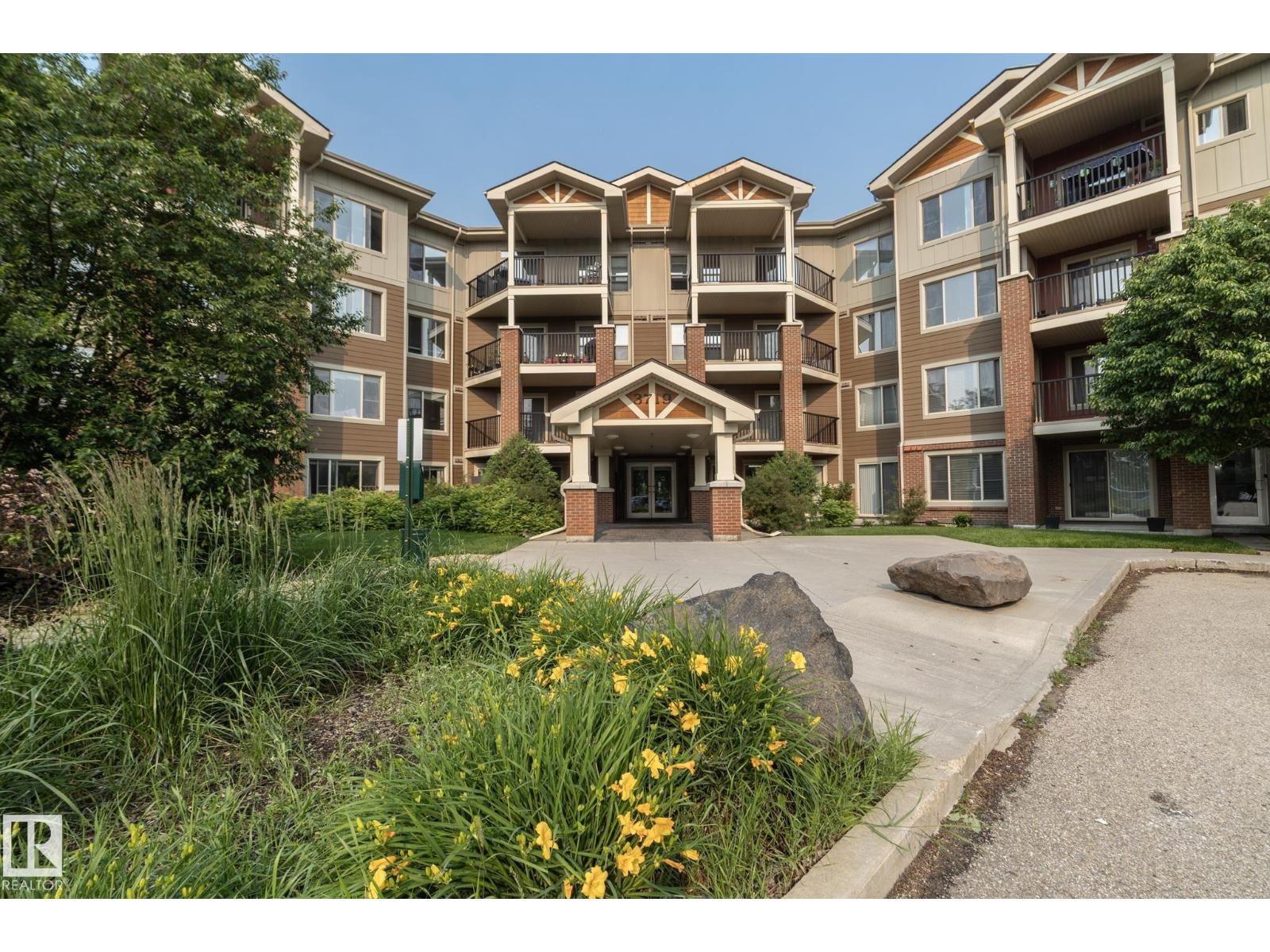 MLS® listing #29992103 for sale located at #208 3719 WHITELAW LN NW