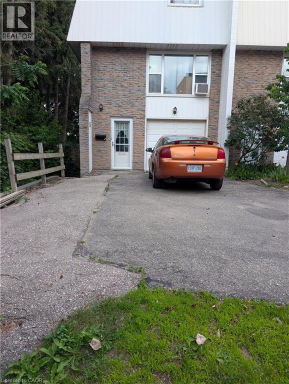 MLS® listing #29992500 for sale located at 70 MORGAN Avenue Unit# 15