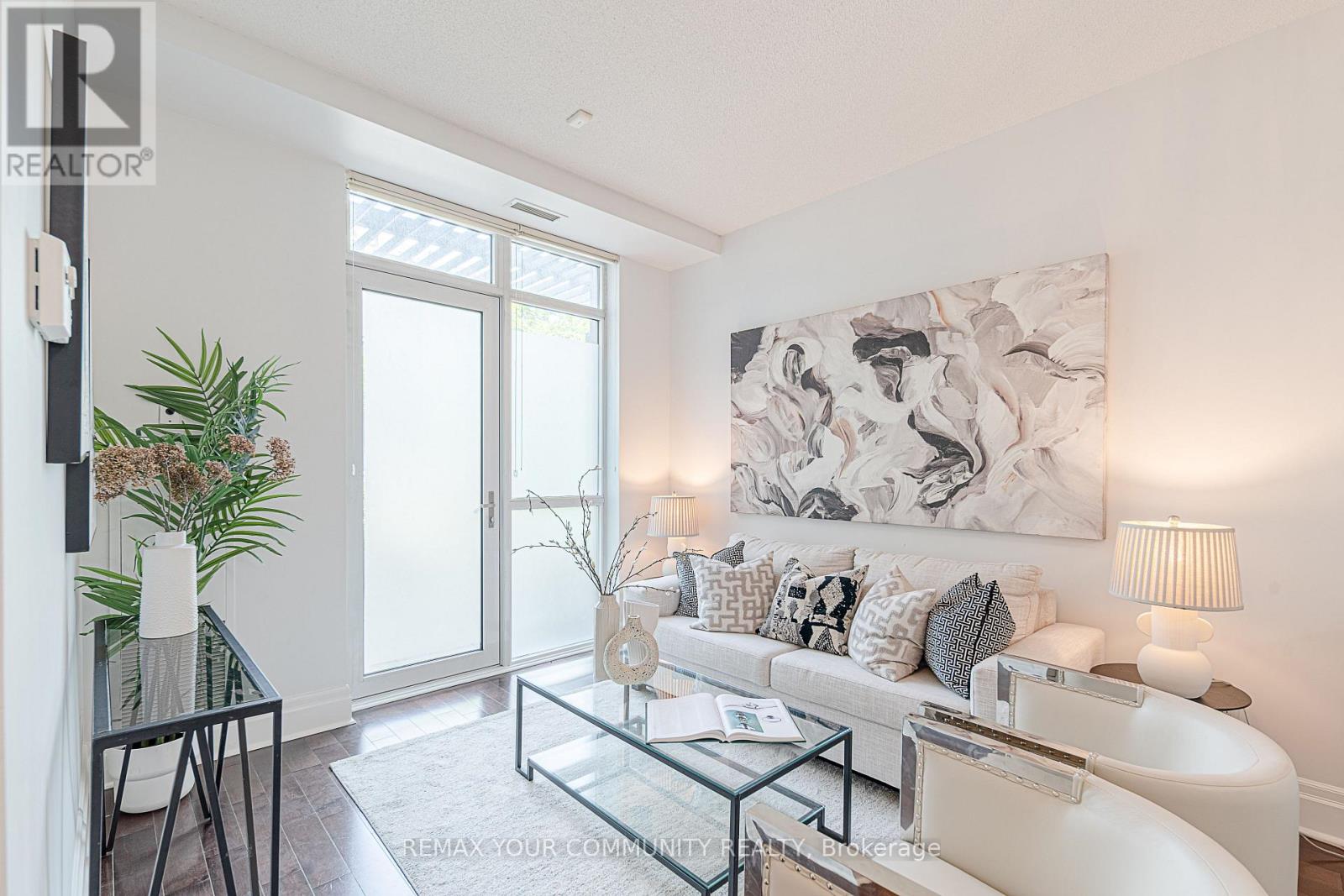 MLS® listing #29992654 for sale located at 102 - 39 UPPER DUKE CRESCENT