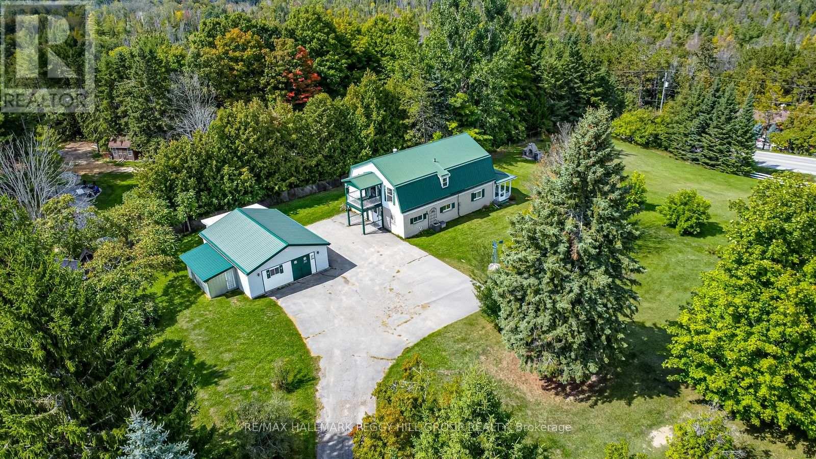 MLS® listing #29992868 for sale located at 8064 9TH LINE
