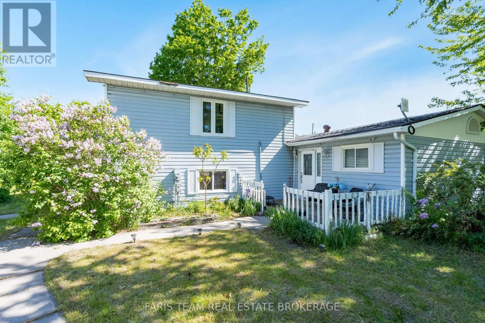 MLS® listing #29992894 for sale located at 1008 RAINBOW VALLEY ROAD W