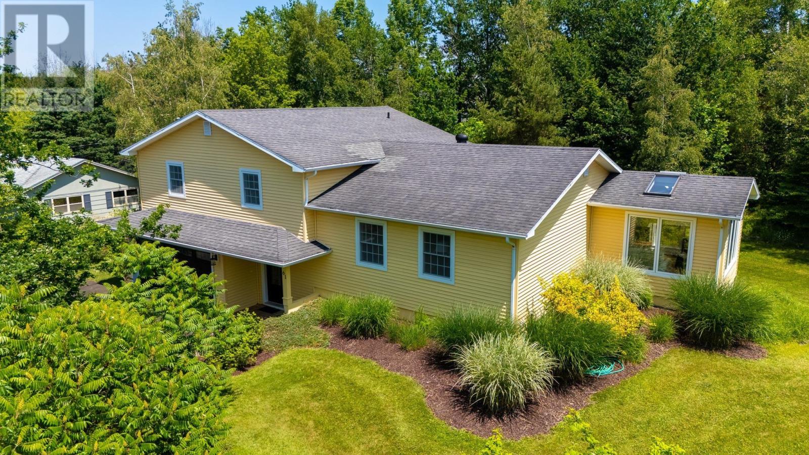 MLS® listing #29993304 for sale located at 61 Sherwood Drive