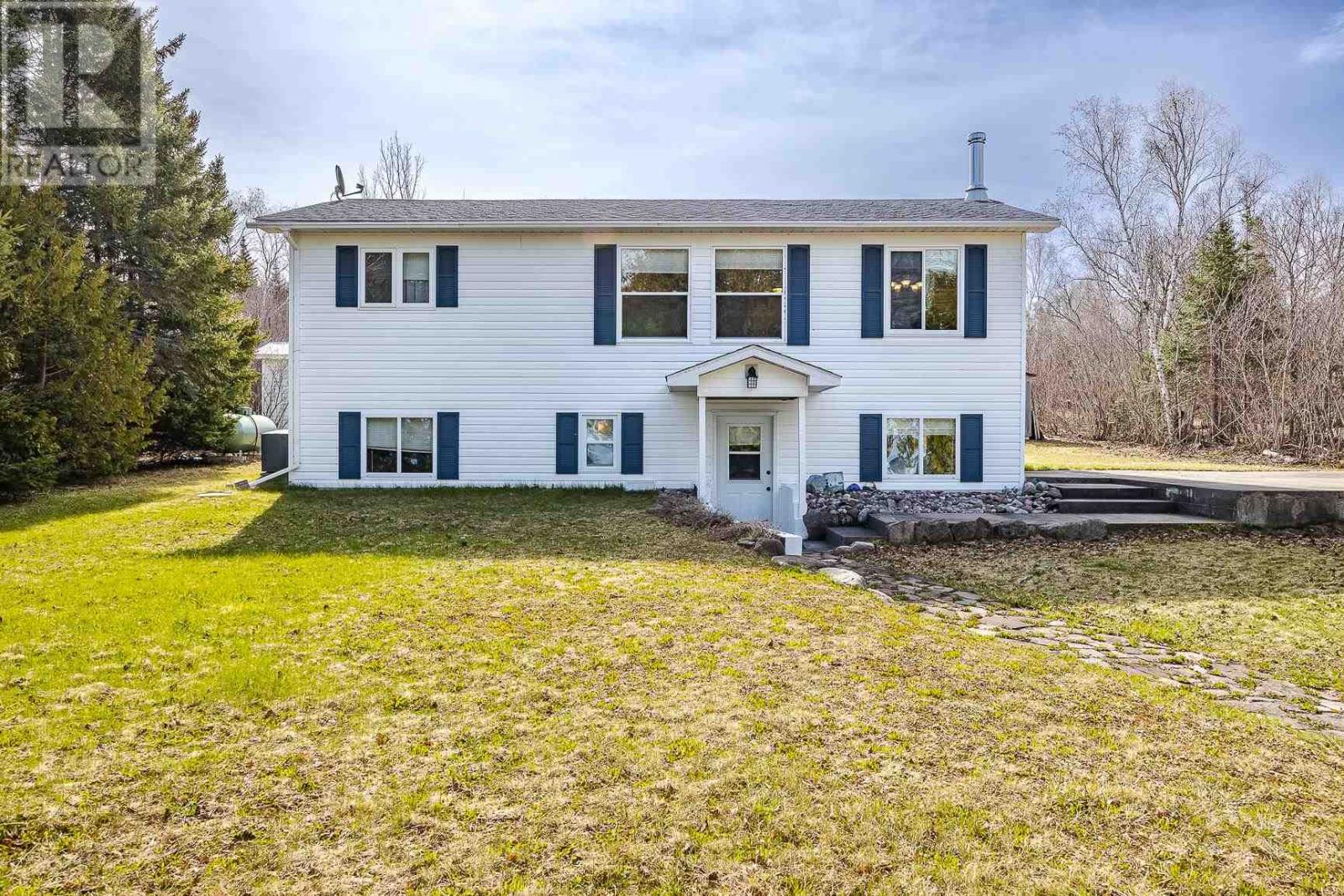 MLS® listing #29993366 for sale located at 2062 Havilland Shores DR