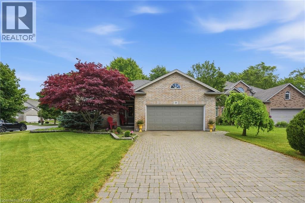 MLS® listing #29995677 for sale located at 19 GREEN POINTE Drive