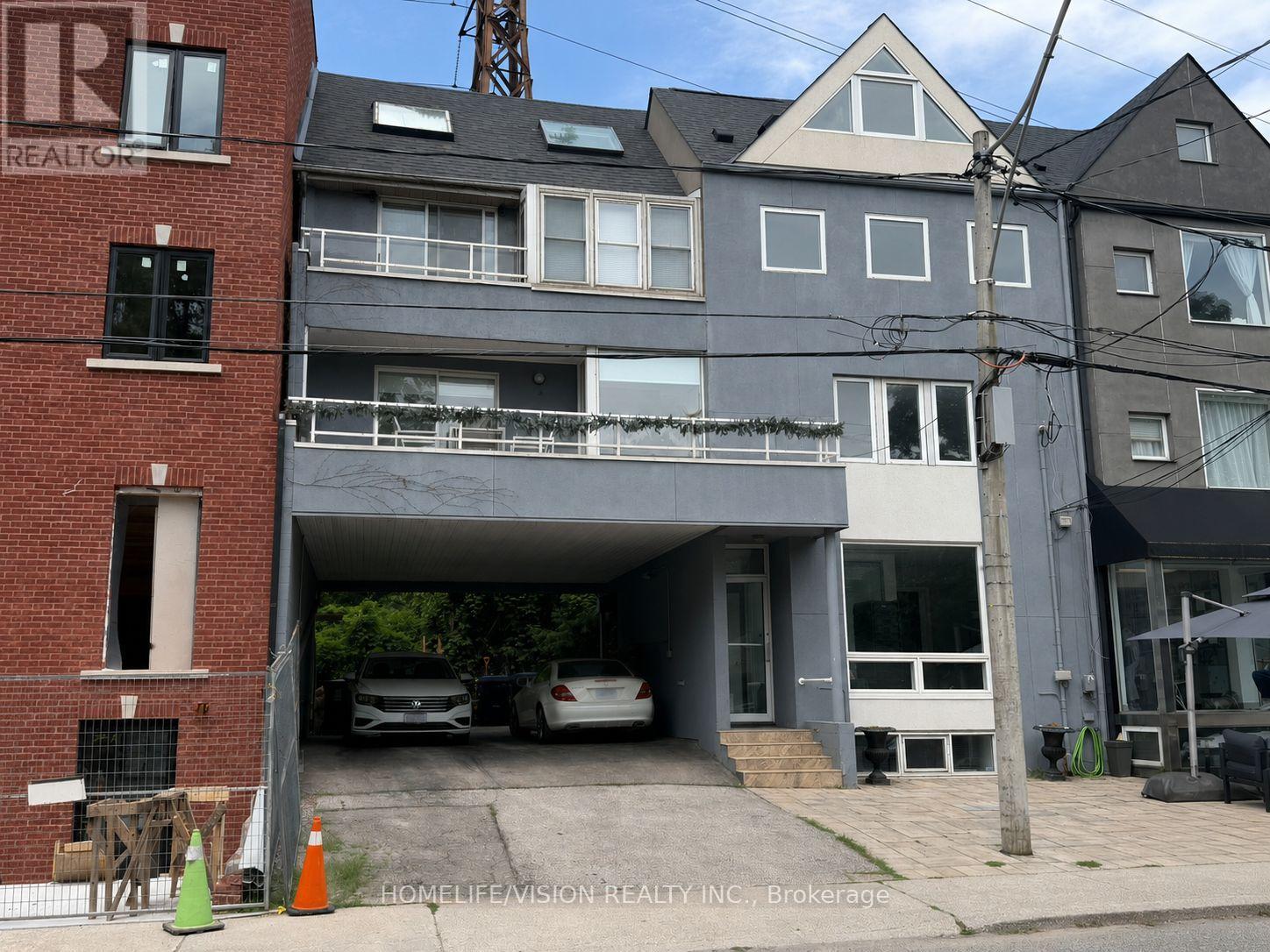 MLS® listing #29995715 for sale located at 400 SUMMERHILL AVENUE