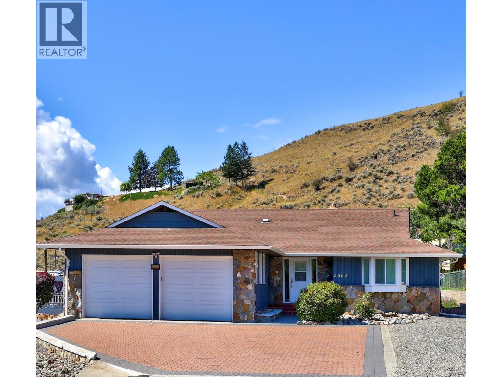 MLS® listing #29995867 for sale located at 2402 Parkview Drive