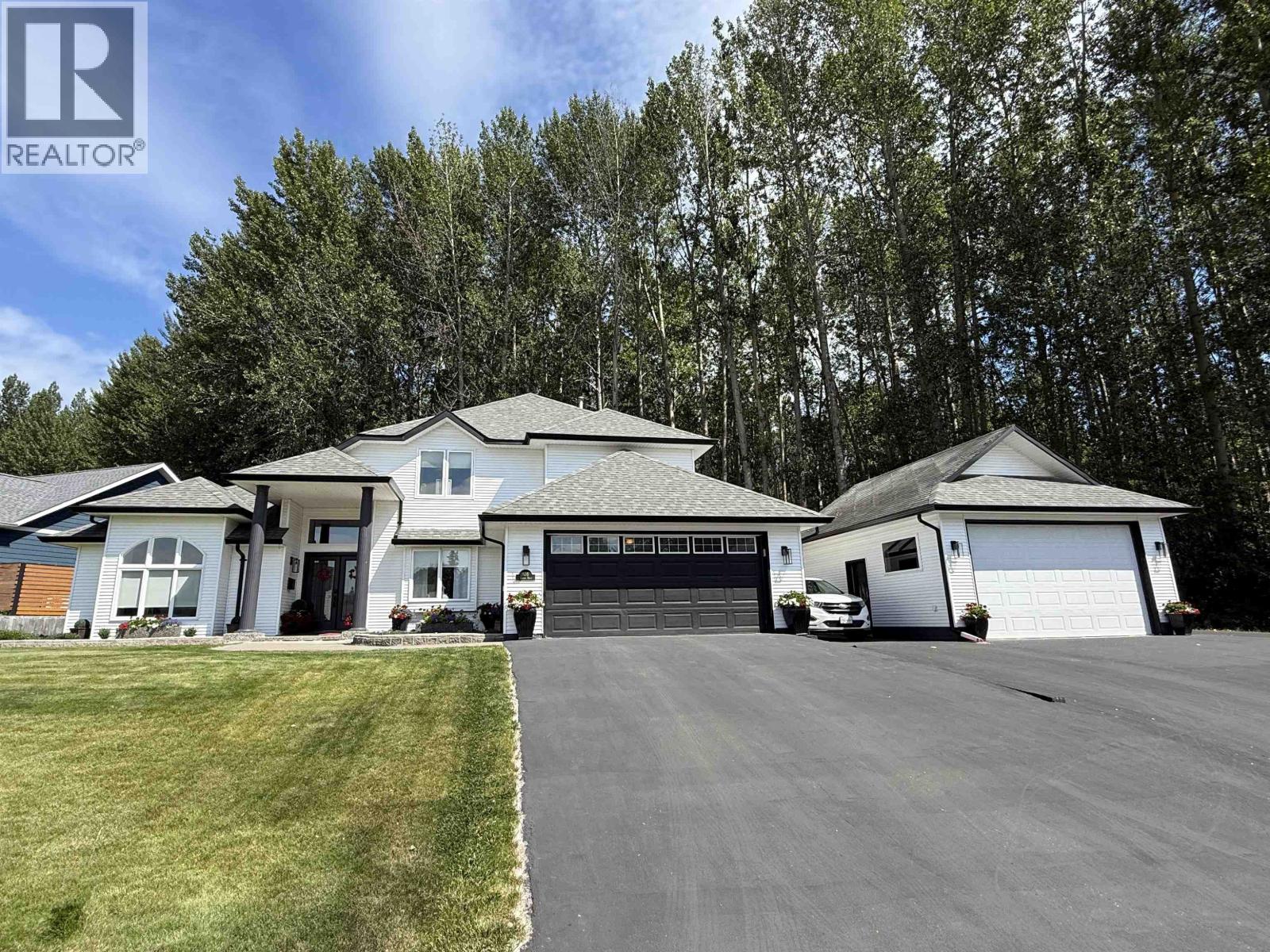 MLS® listing #29997435 for sale located at 108 LAWLOR DRIVE