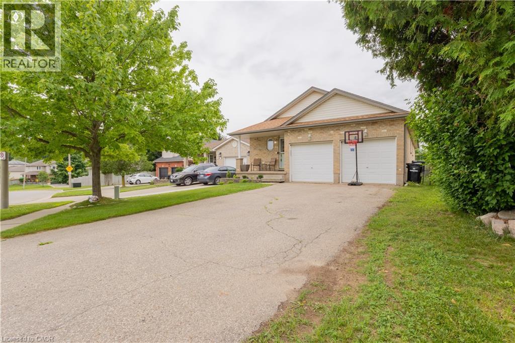 MLS® listing #29997576 for sale located at 104 KENT Street