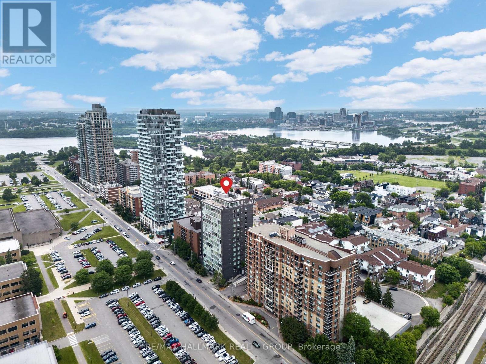 MLS® listing #29997640 for sale located at 1001 - 201 PARKDALE AVENUE