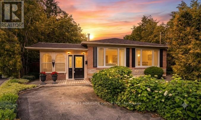 MLS® listing #29997667 for sale located at 129 BOLTON AVENUE