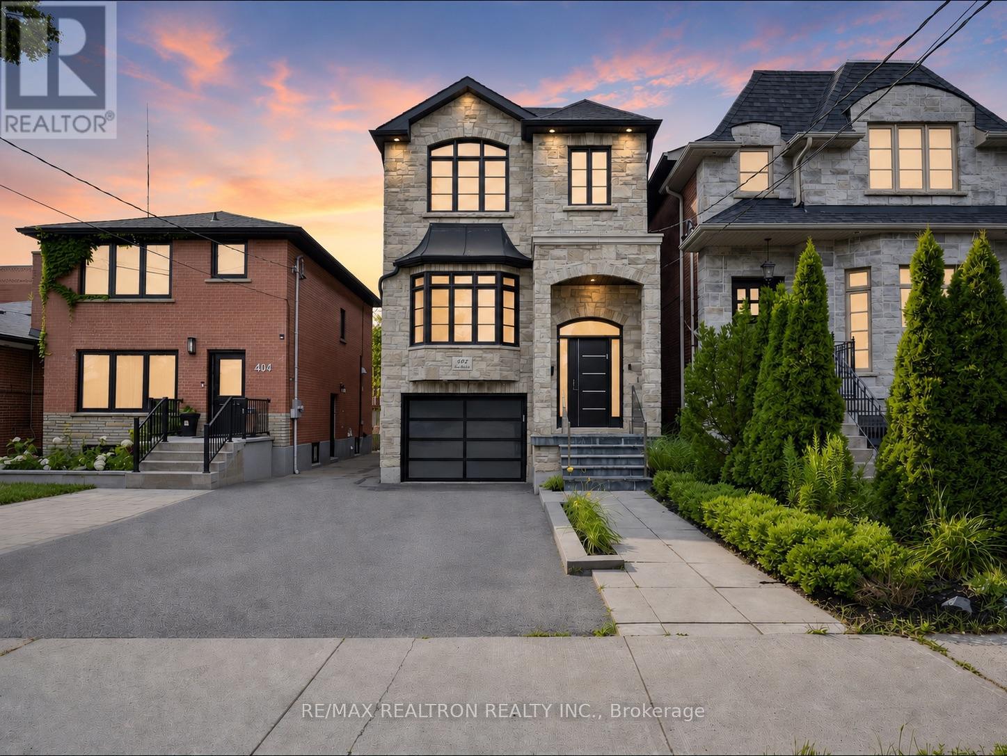 MLS® listing #29997679 for sale located at 402 GLEN PARK AVENUE