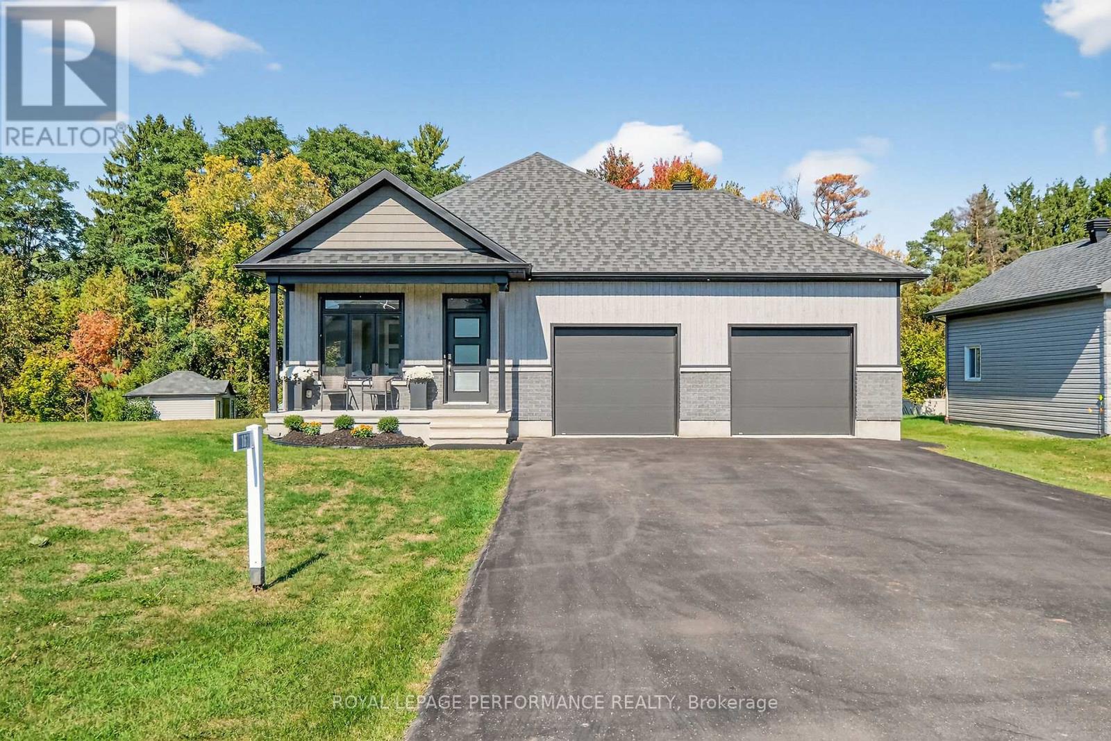 MLS® listing #29997693 for sale located at 167 ROXANNE STREET