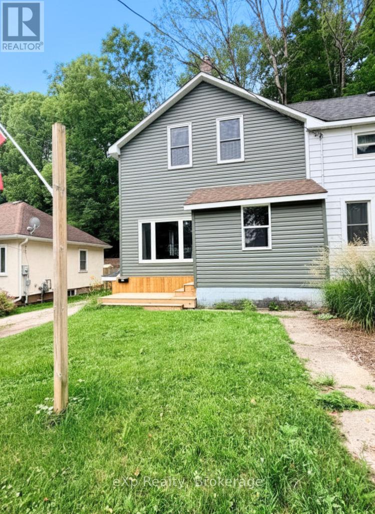 MLS® listing #29997729 for sale located at 218 2ND AVENUE E