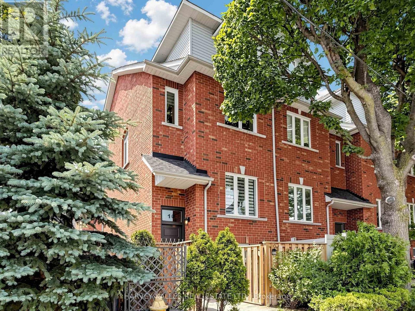 MLS® listing #29997812 for sale located at 10 LIGHTBOURN AVENUE