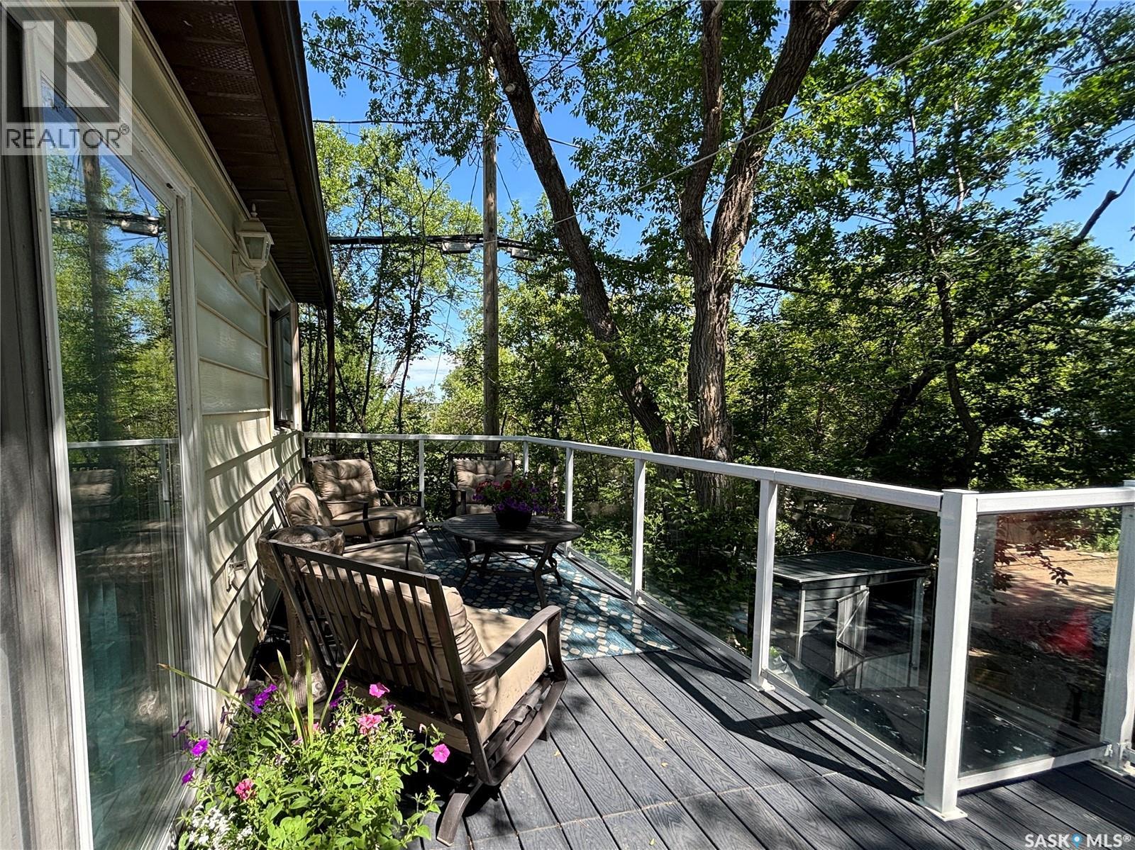 MLS® listing #29997837 for sale located at 232 Green AVENUE
