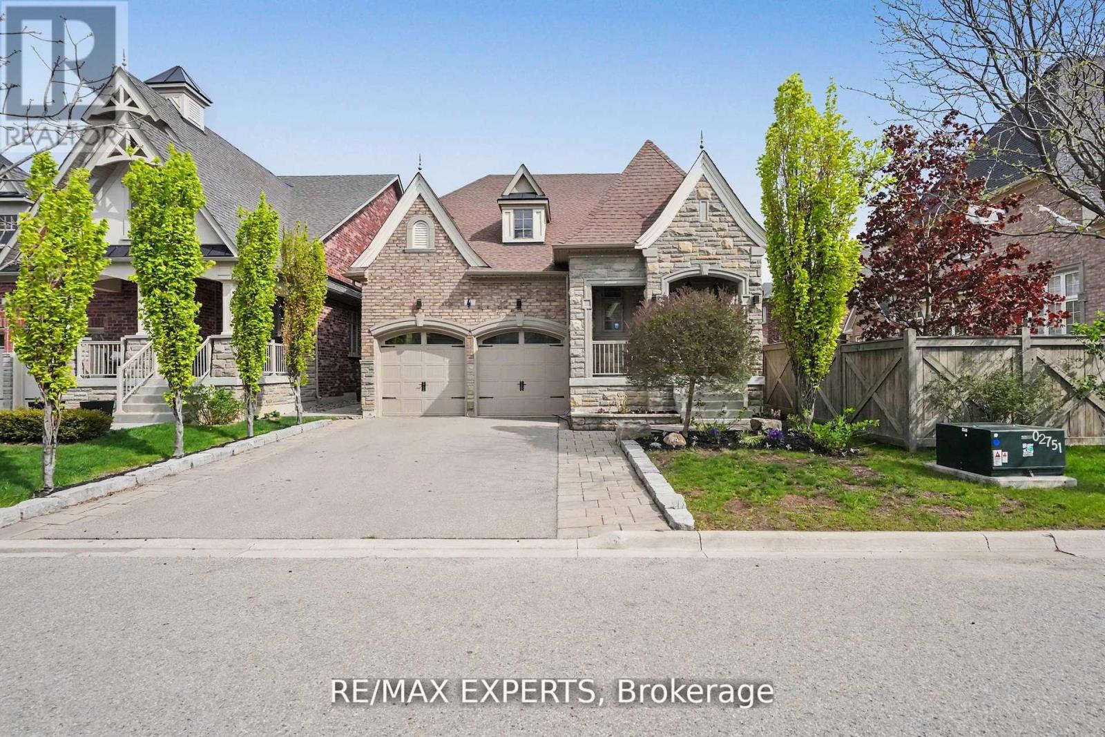MLS® listing #29998284 for sale located at 4 SIM HILL CRESCENT