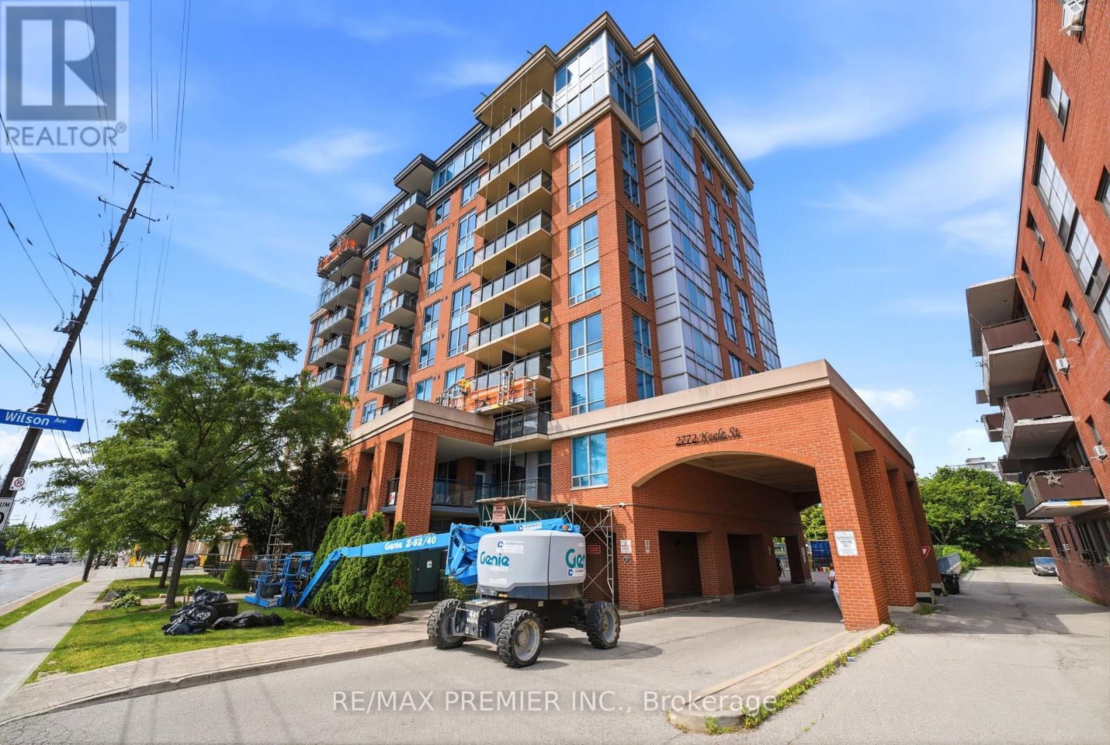 MLS® listing #29999131 for sale located at 306 - 2772 KEELE STREET