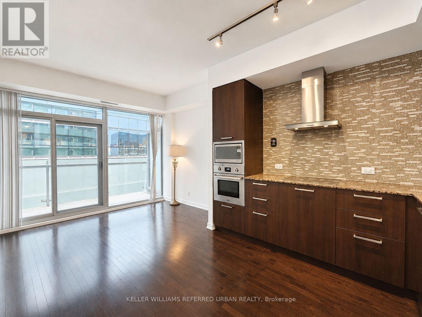 MLS® listing #29999302 for sale located at 4309 - 14 YORK STREET