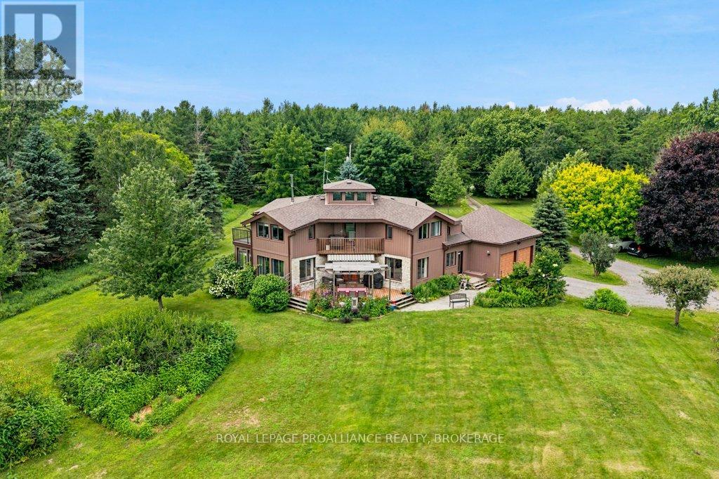 MLS® listing #30001172 for sale located at 2576 HOWE ISLAND DRIVE