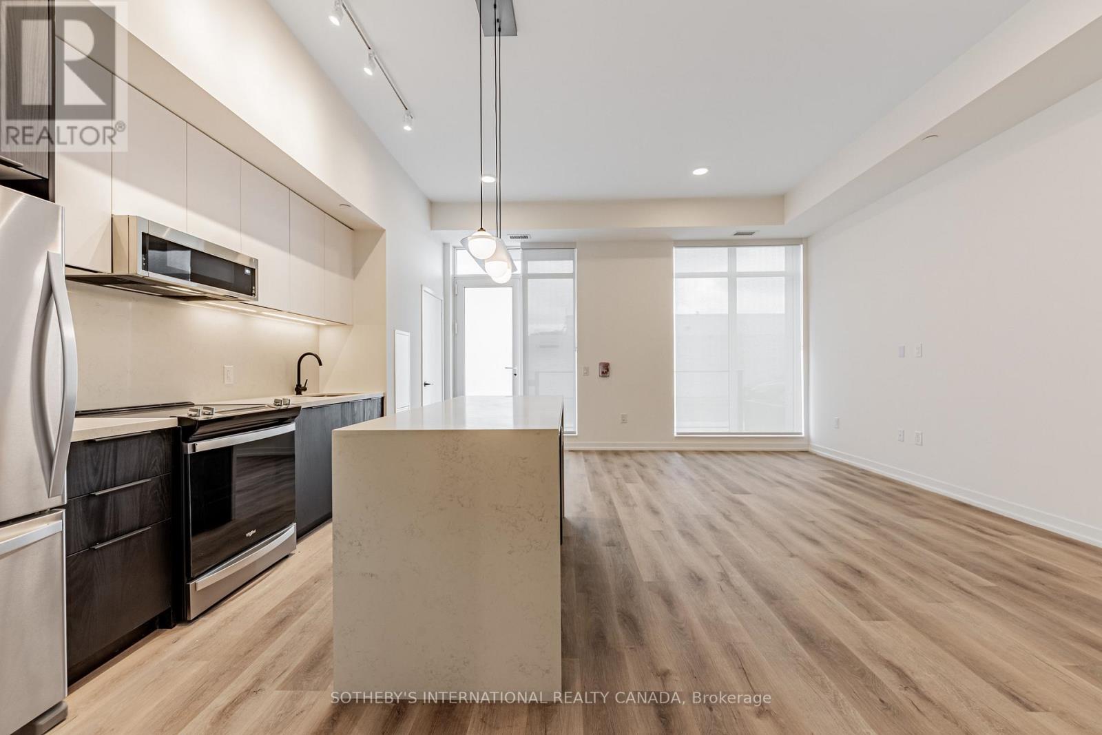 MLS® listing #30001569 for sale located at TH104 - 5 YORK GARDEN WAY