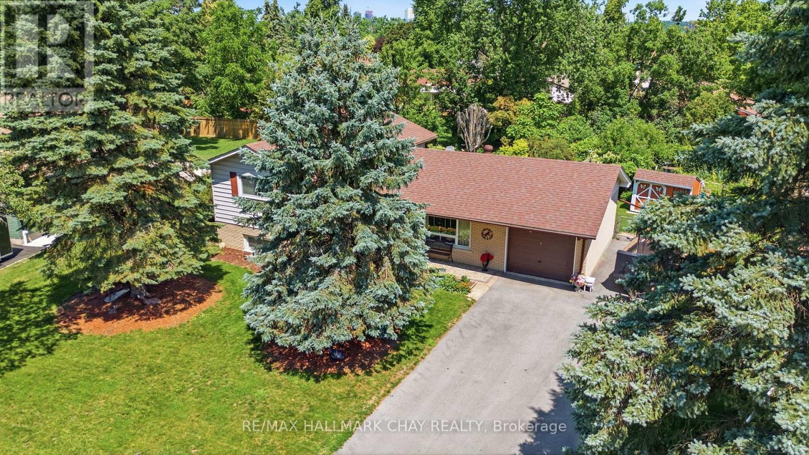 MLS® listing #30001761 for sale located at 6 HIGHCROFT DRIVE