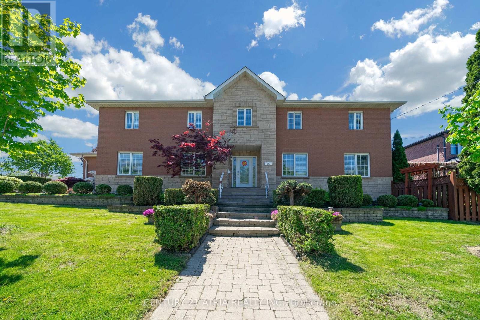 MLS® listing #30001785 for sale located at 543 QUEENS DRIVE