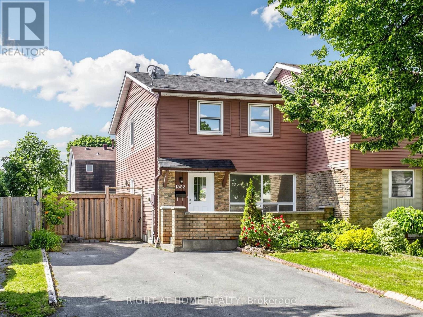 MLS® listing #30001918 for sale located at 1332 FENELON CRESCENT