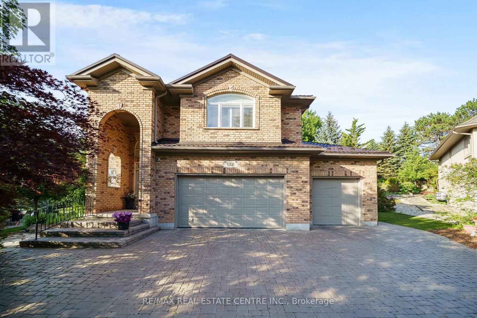 MLS® listing #30001958 for sale located at 112 DIRKSEN COURT