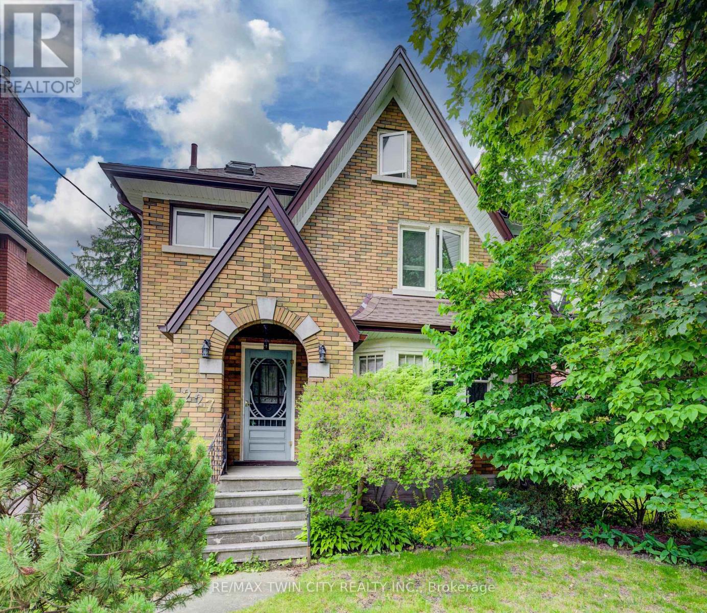 MLS® listing #30002247 for sale located at 227 LYDIA STREET