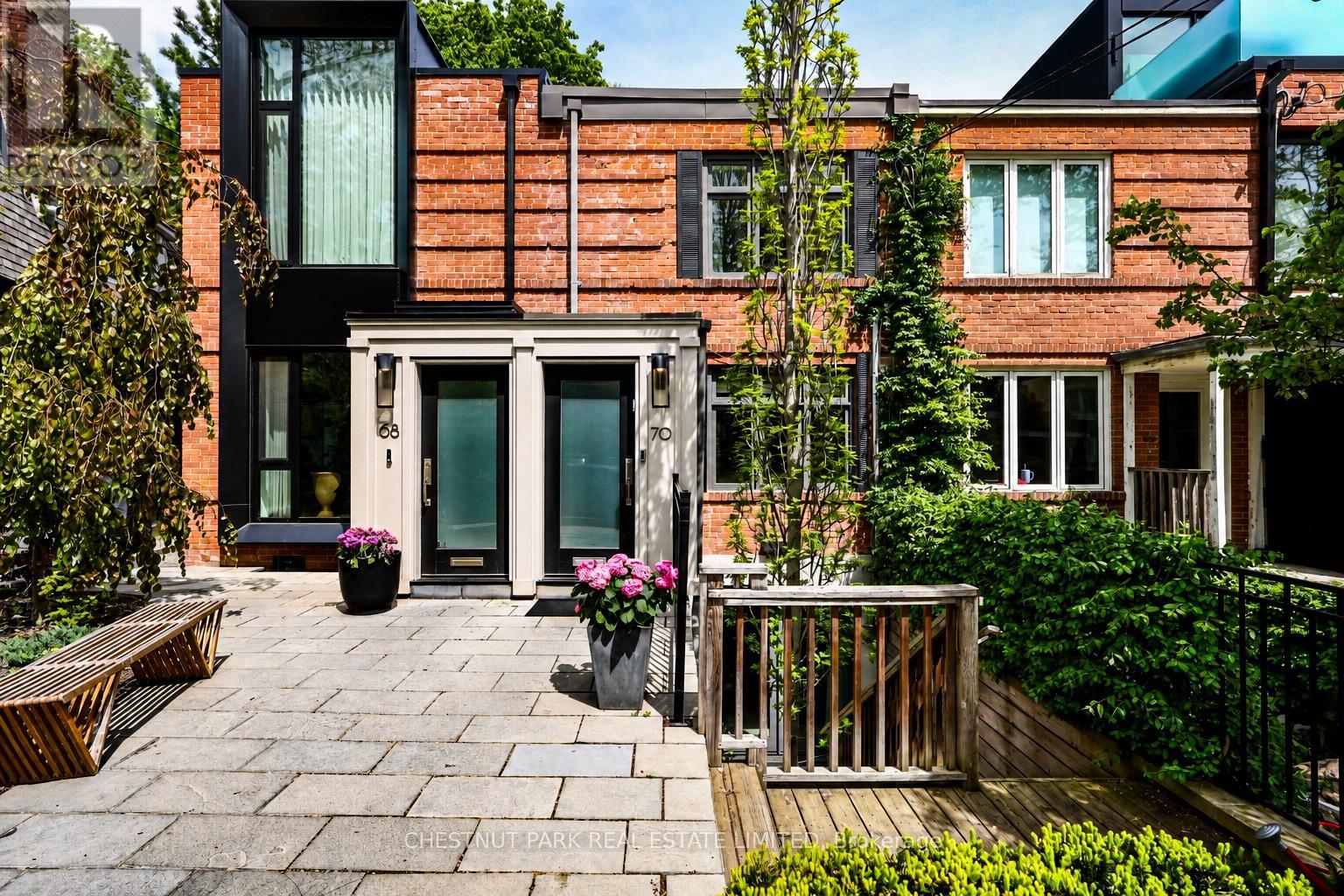 MLS® listing #30003041 for sale located at 70 SUMMERHILL GARDENS