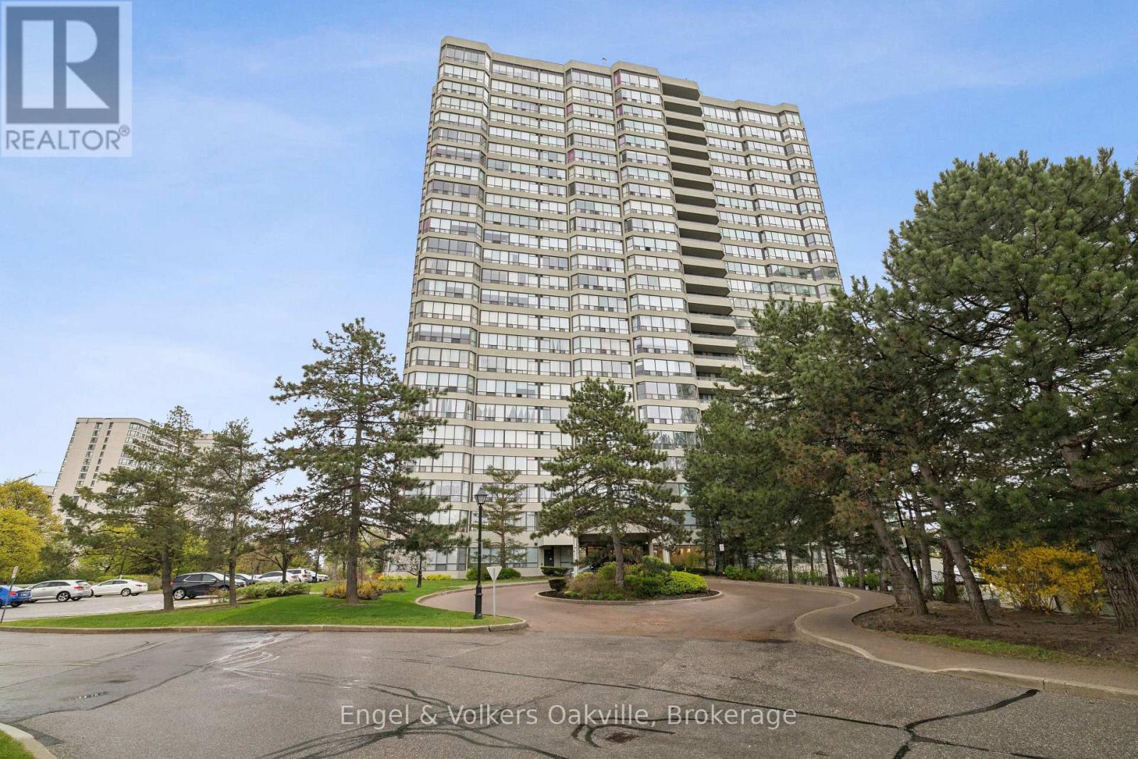 MLS® listing #30003574 for sale located at 201 - 22 HANOVER ROAD