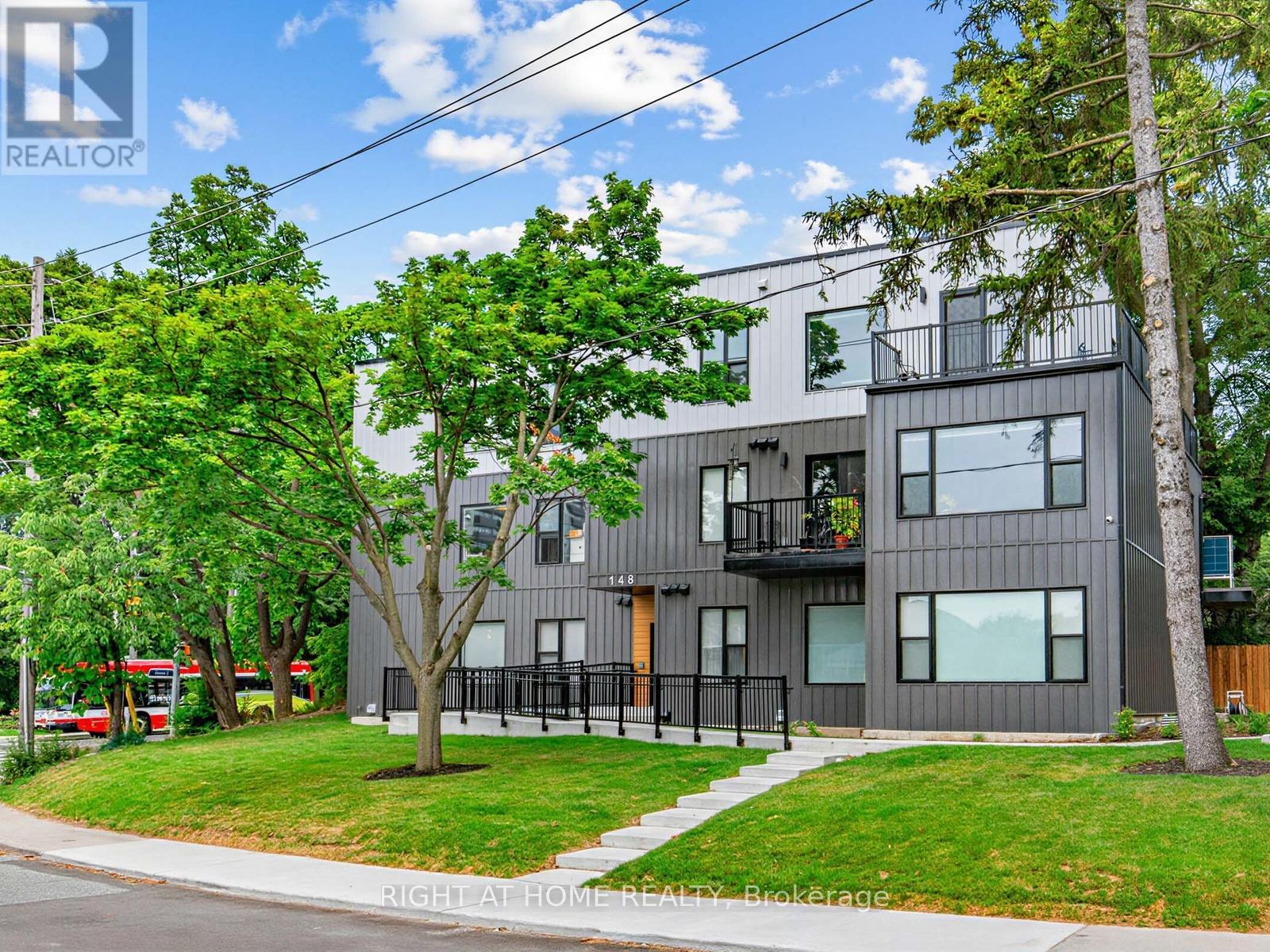 MLS® listing #30003611 for sale located at 7 - 148 GLENLAKE AVENUE