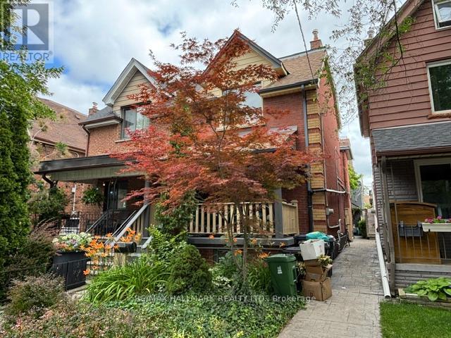 MLS® listing #30003748 for sale located at UPPER - 33 SALEM AVENUE