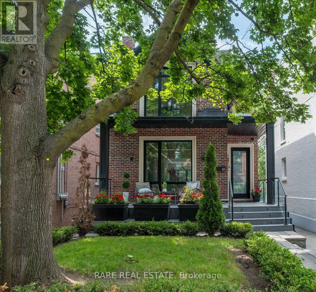 MLS® listing #30003910 for sale located at 61 SHANNON STREET