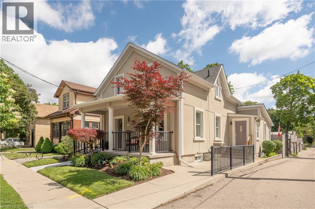 MLS® listing #30003988 for sale located at 40 MOORE Avenue