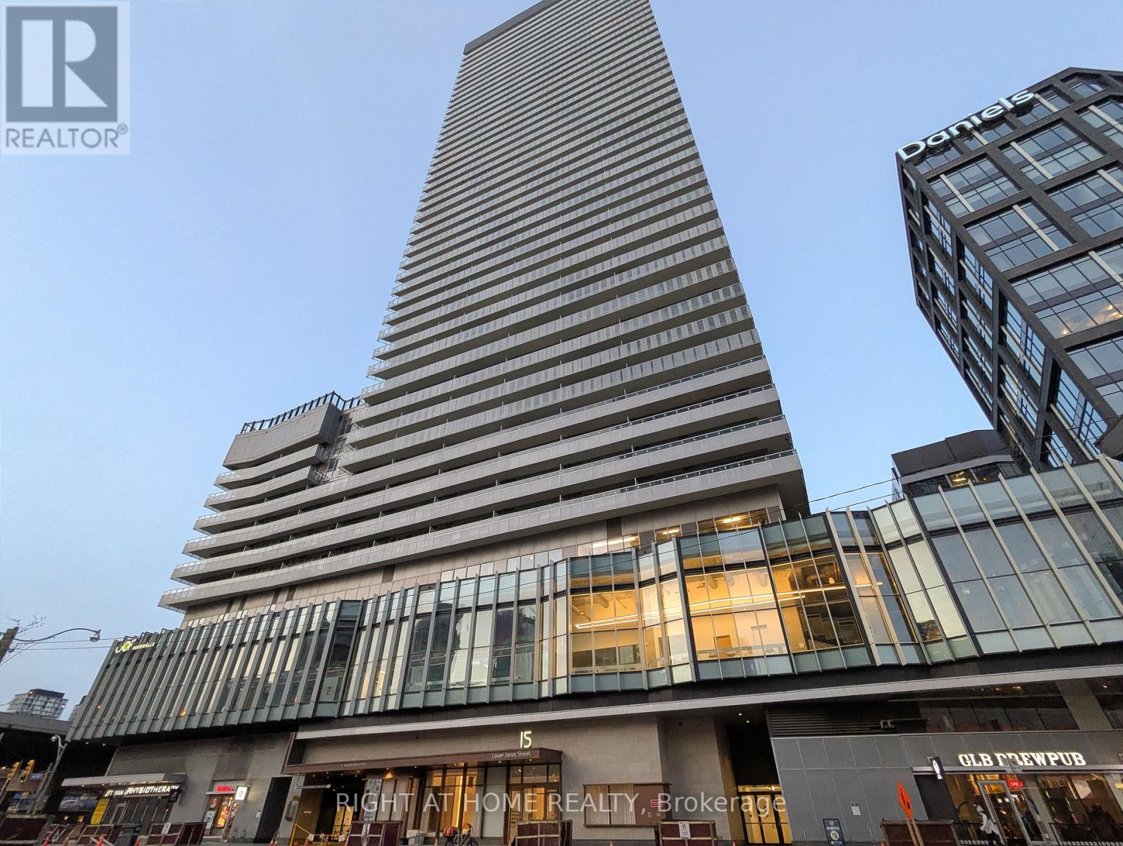 MLS® listing #30004190 for sale located at 609 - 15 LOWER JARVIS STREET