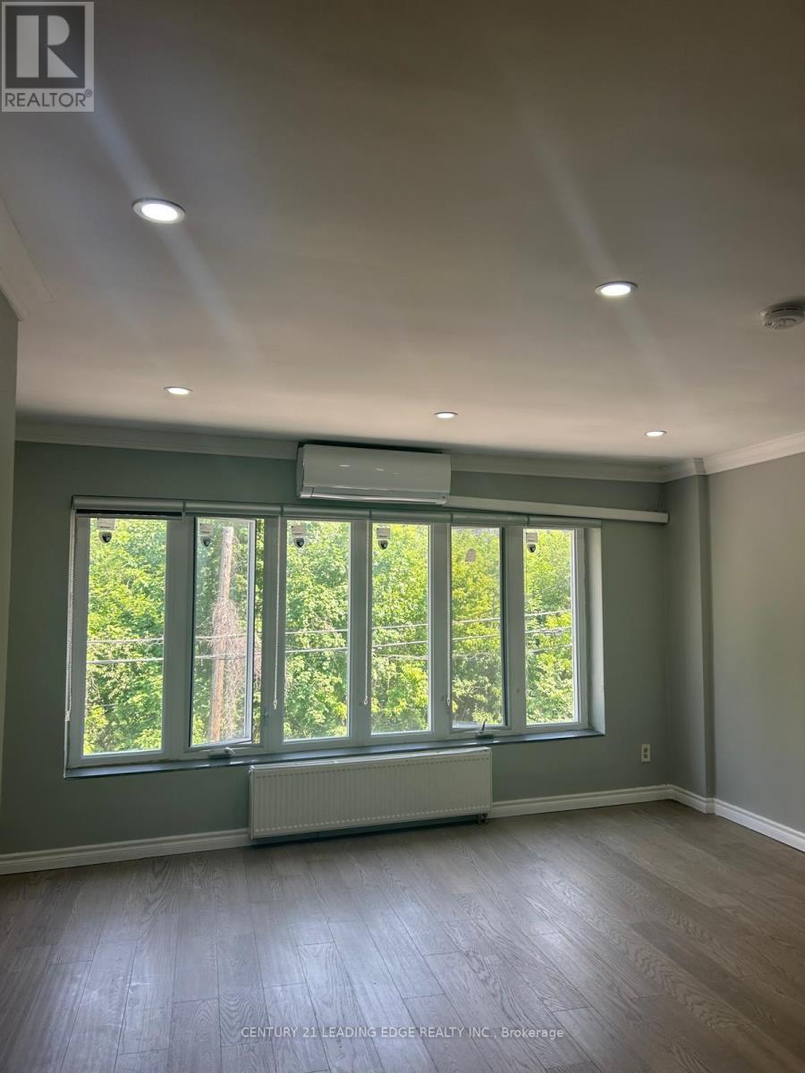 MLS® listing #30004950 for sale located at APT2 - 552A SHEPPARD AVENUE W