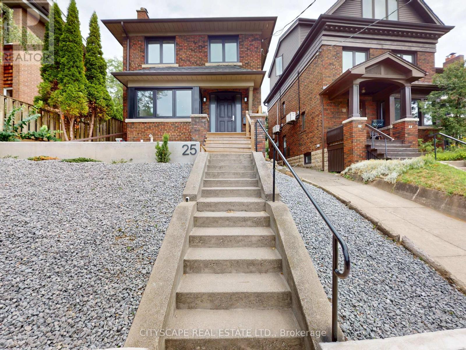 MLS® listing #30004983 for sale located at 25 OSWALD CRESCENT