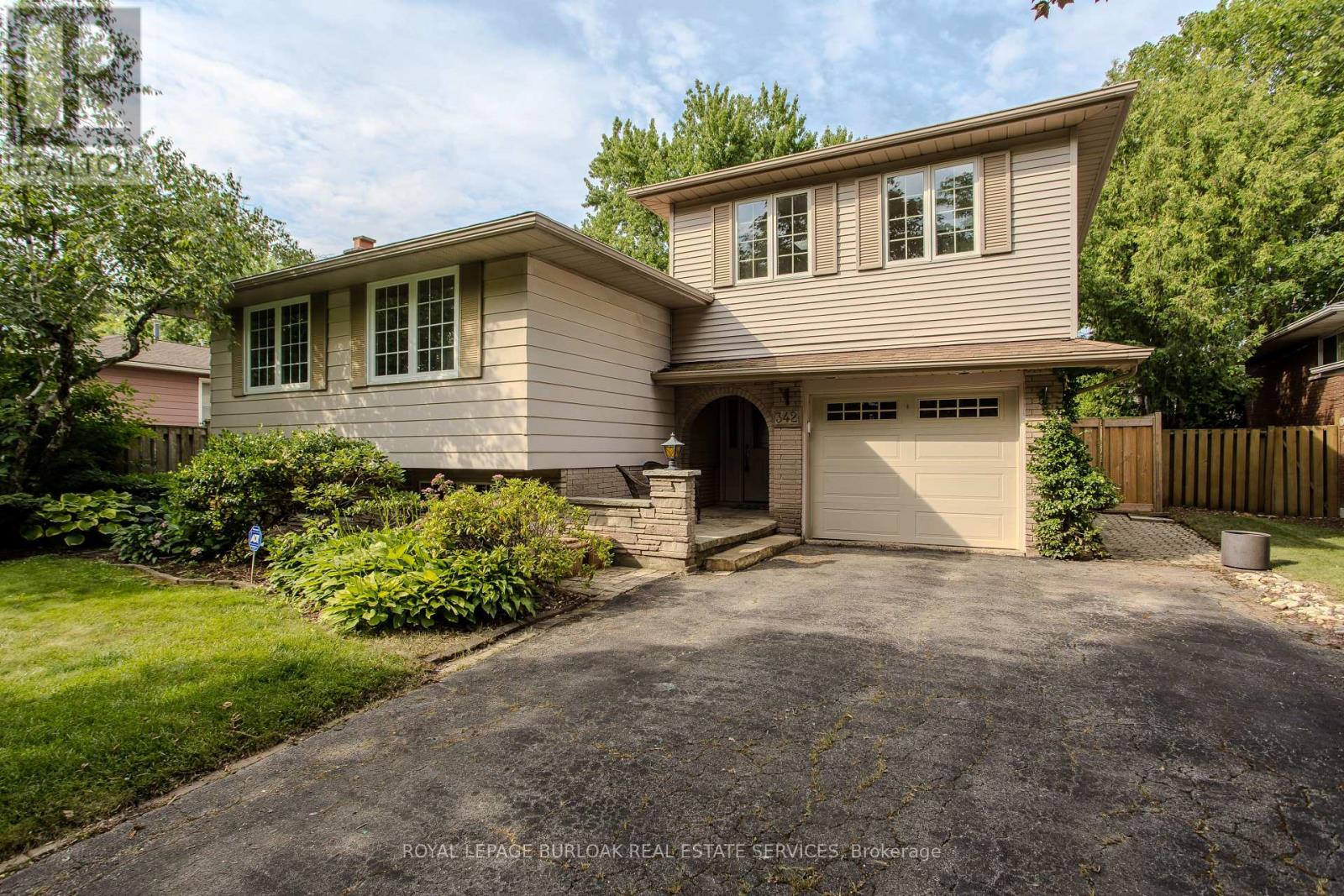 MLS® listing #30005080 for sale located at 342 BRYANT CRESCENT