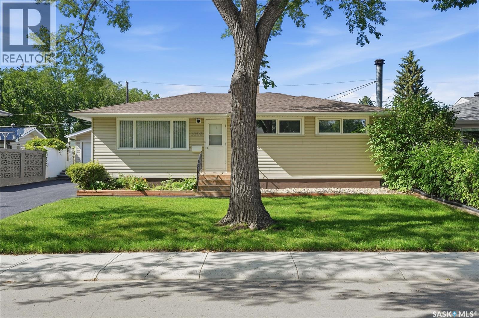 MLS® listing #30005319 for sale located at 3326 4th AVENUE N
