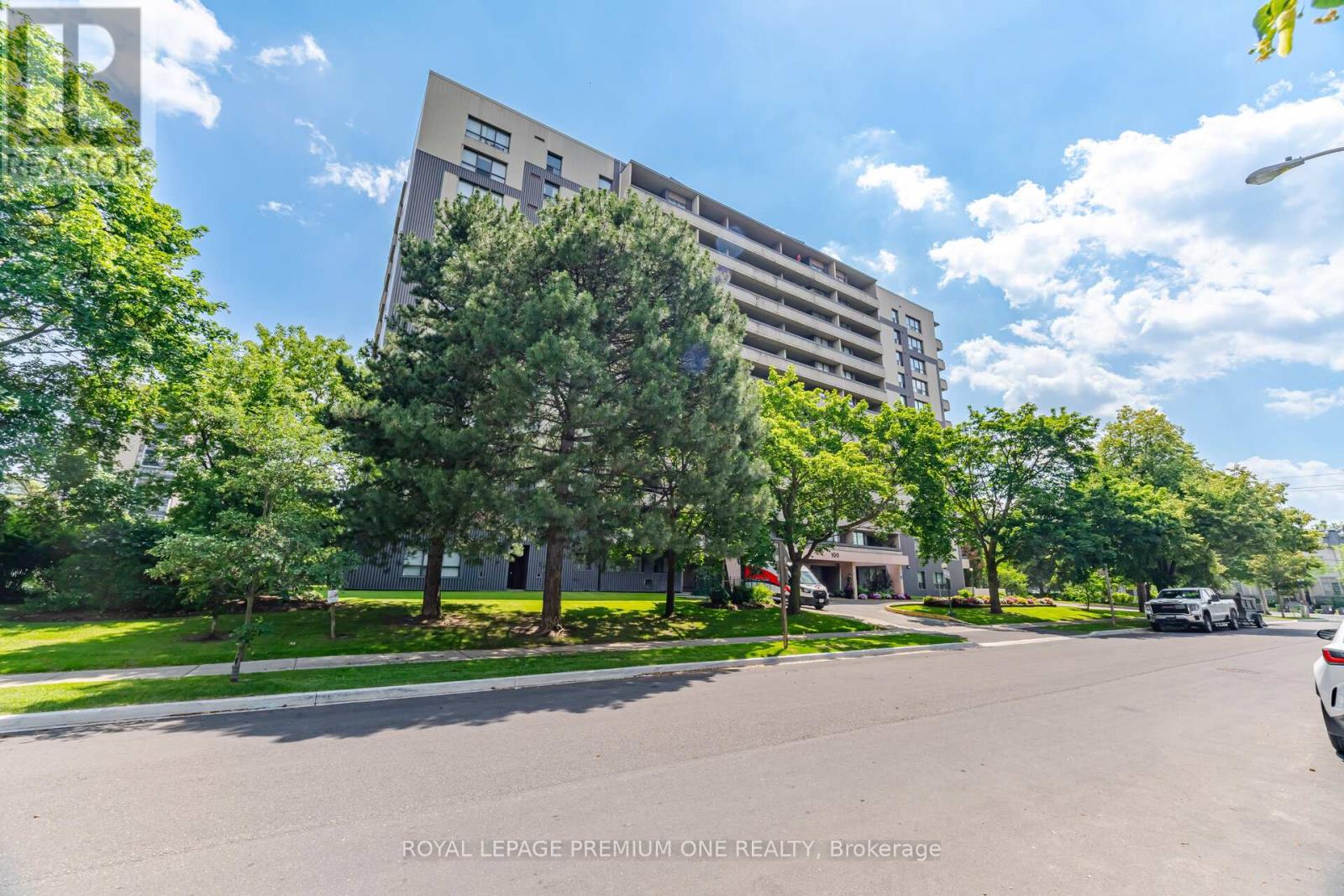 MLS® listing #30006050 for sale located at 302 - 100 CANYON AVENUE